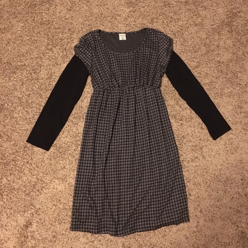 Motherhood maternity knit top size M